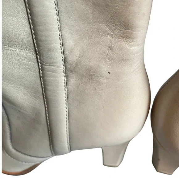 NWOT Banana Republic Womens Leather Ankle Bootie Side Zip Size 6.5 Cream - Picture 6 of 11